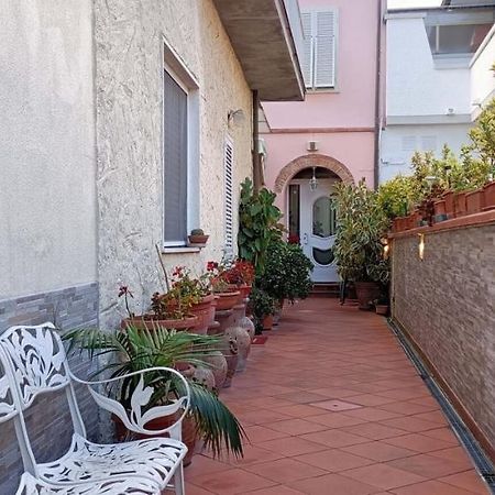 Lovely House Near The Beach Torre del Lago Puccini Exterior foto