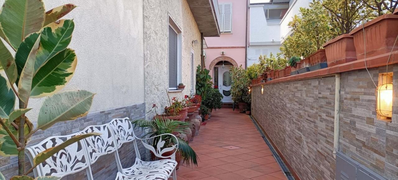 Lovely House Near The Beach Torre del Lago Puccini Exterior foto