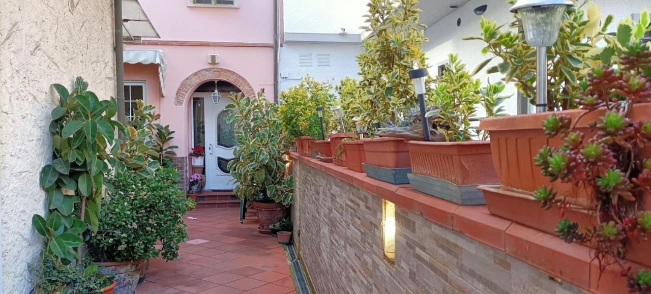 Lovely House Near The Beach Torre del Lago Puccini Exterior foto